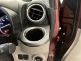 運転席側のカップホルダーです