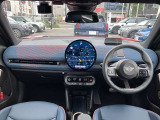 まずはご連絡をください!お車詳細や展示状況はMINI NEXT城東鶴見06-6933-3298まで。