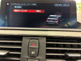 衝突被害軽減ブレーキと車線逸脱警告がついています。