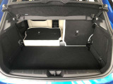 コンパクトなMINIですが、後部座席のシートアレンジにより、荷室を広げ、あらゆるシチュエーションにご対応が可能で御座います。