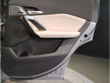 車の乗り降りの際に必ず触るドアハンドルです。使用感が気になる方はお気軽にお申し付けくださいませ。