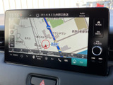 高精細な地図表示で、スムーズなナビゲーションを実現。周辺の施設情報も確認でき、目的地までのルート検索に役立ちます。