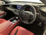 豪華な内装で運転も楽しくなりますよ♪