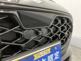 【全方位モニター用カメラ装着車】クルマの前後左右に4つのカメラを設置。対応ナビゲーション(販売会社装着アクセサリー)を装着すれば、クルマを真上から見たような映像などを映し出す全方位モニターに