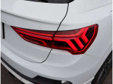 Audi正規ディーラーが高品質をお約束。高度な訓練・教育を受けたAudi専任メカニックが、100項目にもおよぶ精密な点検を実施いたします。すべてをクリアしたAudi車だけが、あなたのお手元に届けられるのです。