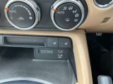 運転席と助手席にはシートヒーターがついておりますので、冬場でも快適にお過ごしいただけます。