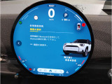 MINIのメーターパネルは円をコンセプトにデザインされております。おしゃれで愛嬌のあるMINI独自のデザインに惹かれる方は数多くいらっしゃいます。