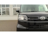 ヘッドライトはLEDタイプ。夜間の運転も安心です。