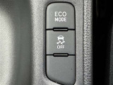 トラクションコントロールとは、すべりやすい路面での発進時や加速時にタイヤの空転を抑え、駆動力確保に貢献する機能です。詳細は販売店スタッフまでおたずねください。