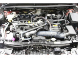 エンジンルームの樹脂部分は丁寧に磨いてツヤをだしています。当社の中古車のエンジンルームクリーニングはとても自信があります★