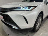 LEDヘッドライトです。デザイン性がよくとても明るいので、夜間の走行や悪天候でも安心です。しかも長寿命!