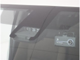 TOYOTA SAFETY SENSEは道路状況、車両状態、天候状態及びドライバーの操作状況などによっては、作動しない場所があります。あくまで運転補助機能です。