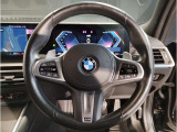 『運転』に対するBMWのこだわりはメーターパネルにも表れております。視野性の良いメーターパネルは疲労感の軽減と、運転の楽しさをもたらしてくれます。