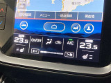 左右独立温度コントロールフルオートエアコンです。運転席、助手席それぞれで独立して温度設定ができます。冷え性の方が乗っても安心ですね♪