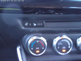 運転席&助手席シートヒーターで寒い時には快適です。ステアリングヒーターも装備されています。