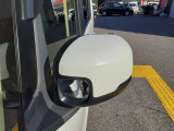 デザイン性だけでなく、ドライバーの巻き込み防止など安全運転をサポート致します!周囲からの視認性にも優れていて安心です!
