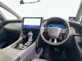 運転席まわりです。 各操作スイッチは使いやすい位置に配置されてます。