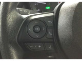 運転中目線を変えずにオーディオの操作ができるステアリングスイッチです