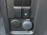 前席シートヒーター装備で寒い時の運転も快適☆