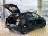 ◆車線逸脱防止支援システム◆走行車線の右側もしくは、左側のレーンマーカーに近づくとメーター内の警告灯が点滅と同時にブレーキを短時間制御し、車両を車線内に戻す方向に制御してくれます!