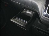 ◆ドリンクホルダー◆手の届きやすい場所にドリンクホルダーがあり、とても便利です。