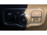納車前整備は、メルセデスベンツ国際認定メカニックによる最新の検査ライン等の施設が充実した当社工場で入念に行います。
