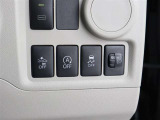 スマートアシストⅡ装備車両です。衝突回避支援システム(対歩行者、対車両に作動します。)誤発進抑制制御機能(踏み間違い防御機能です。)車線逸脱警報機能(居眠り防止機能)です。