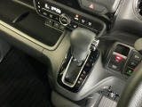発進時から滑らかに加速する無段階変速のCVTはストップ&ゴーの多い街の中も快適です