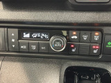 フロント両席にはシートヒーターが付いています!寒い日に便利な装備ですね。