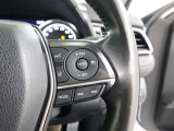 【レーダークルーズコントロール(追従機能付)】アクセルを踏まなくても、車間制御モードは、先行車に合わせた追従走行を行い、自動的に加速・減速・停止をします。定速制御モードは、一定の車速で走行できます