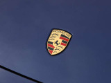 車両に関するお問合せは、ポルシェセンター神戸 六甲アイランド認定中古車センター TEL 078-846-3441までご連絡ください。