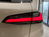 安心のBMW認定中古車は100項目の箇所を徹底的にチェック致します。機械的な箇所や電気系、コンピューターなどをご納車前に点検し、交換基準に達した部品は全て新品に修理返品した後にご納車致します。