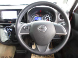 運転が楽しくなる明るく開放的な運転席まわりです。