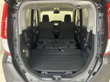 後部座席をダイブイン格納して荷室をフラットにすることもできます。