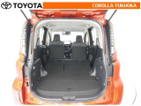 リヤシートを前に倒せば、ラゲージルームに収まらない物も積み込めます。たくさんの物を載せたい時に活躍します。