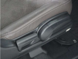 ◆シートハイトアジャスター◆運転席を上下に高さ調節ができます!運転ポジションを体格に合わせてシート調整できます。