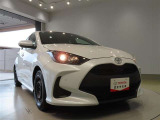 ヘッドライトは色合いが優しいハロゲンです。