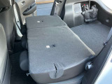 リヤシートを全て倒せばさらに荷物が積めますよ。