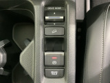 パーキングブレーキは指一本で操作可能な電子制御パーキングブレーキを採用しています。