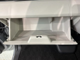 自社商品化センターにて内外装のクリーニングを実施しております!