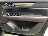 運転席のドアトリムとパワーウィンドウスイッチです。