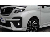 LEDヘッドライトです。デザイン性がよくとても明るいので、夜間の走行や悪天候でも安心です。しかも長寿命!