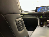 パワーシート搭載。微妙な調整が手軽にでき、ピッタリなポジションで運転することが可能です。