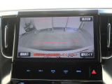 バックカメラが付いているので後方確認が非常にしやすいです。今や運転初心者も熟練者も必須装備!ついていて損はないですね♪