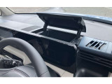 運転席前の小物入れです!