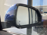 レーンチェンジウォーニング装備。車線変更時の安全確認をサポートしてくれます。