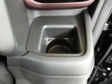 運転席ドリンクホルダーで室内スッキリ♪