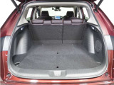 ◆フル乗車でもしっかり荷物を収納出来るラゲッジスペースです。普段の買い物でしたらしっかり積める十分な荷室スペースが確保されています。