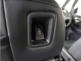 ◆後席用USBチャージャー◆後部座席に搭乗される方のために便利で使いやすい位置に設置。長時間のドライブも安心です♪