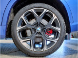 BMW純正アルミホイールです。納車時にはアルミホイールコーティングも承っております!是非ご検討下さいませ。